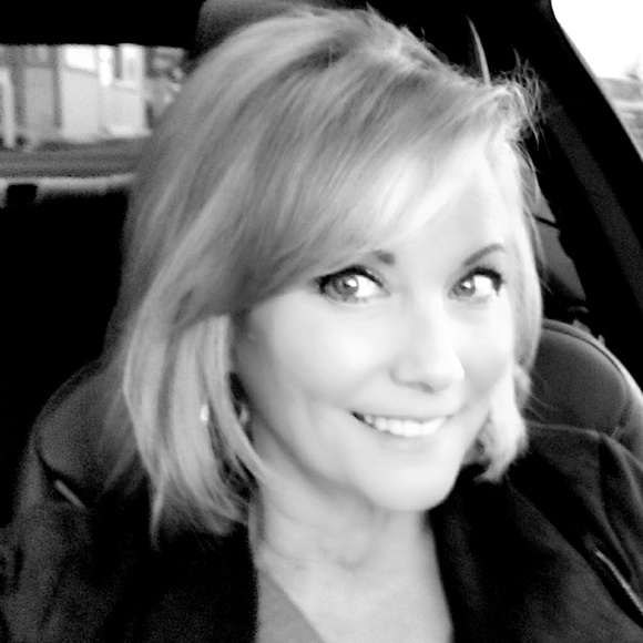 Candace🌟top rated🌟posh ambassador🛍💕 - Picture 1 of 1